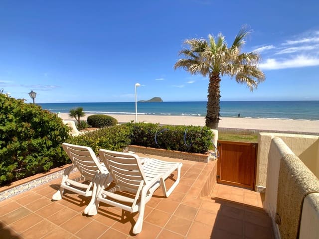 3 makuuhuone Paritalo myytävänä paikassa La Manga del Mar Menor mukana uima-altaan 
autotalli - 750 000 € (Ref: 10118752)