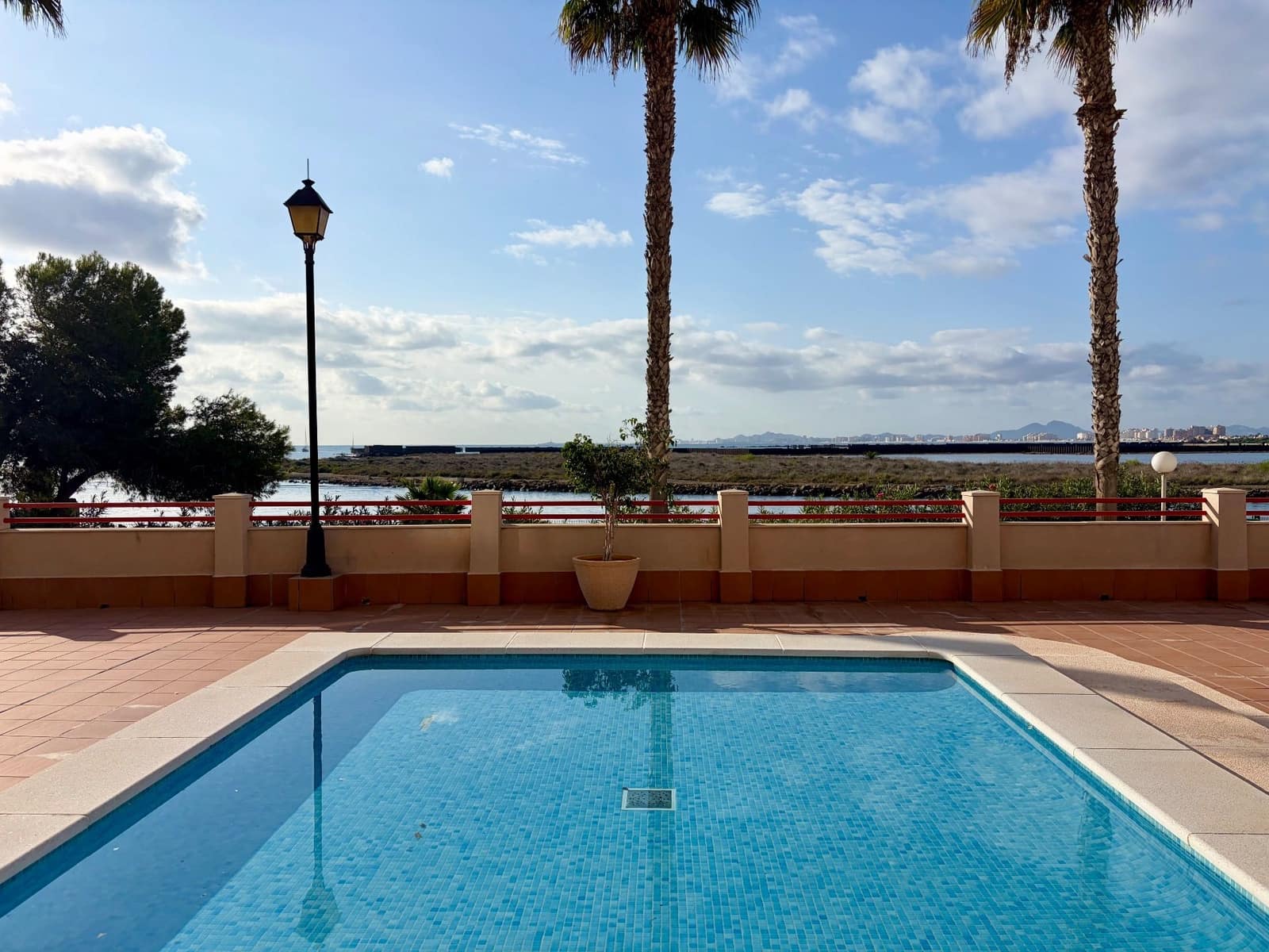 3 soverom Hus til salgs i La Manga del Mar Menor med svømmebasseng garasje - € 260 000 (Ref: 10160992)