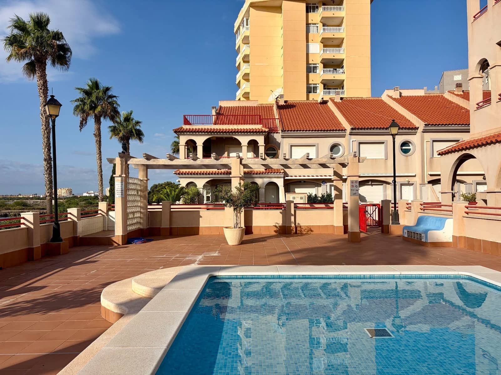 3 soverom Hus til salgs i La Manga del Mar Menor med svømmebasseng garasje - € 260 000 (Ref: 10160992)