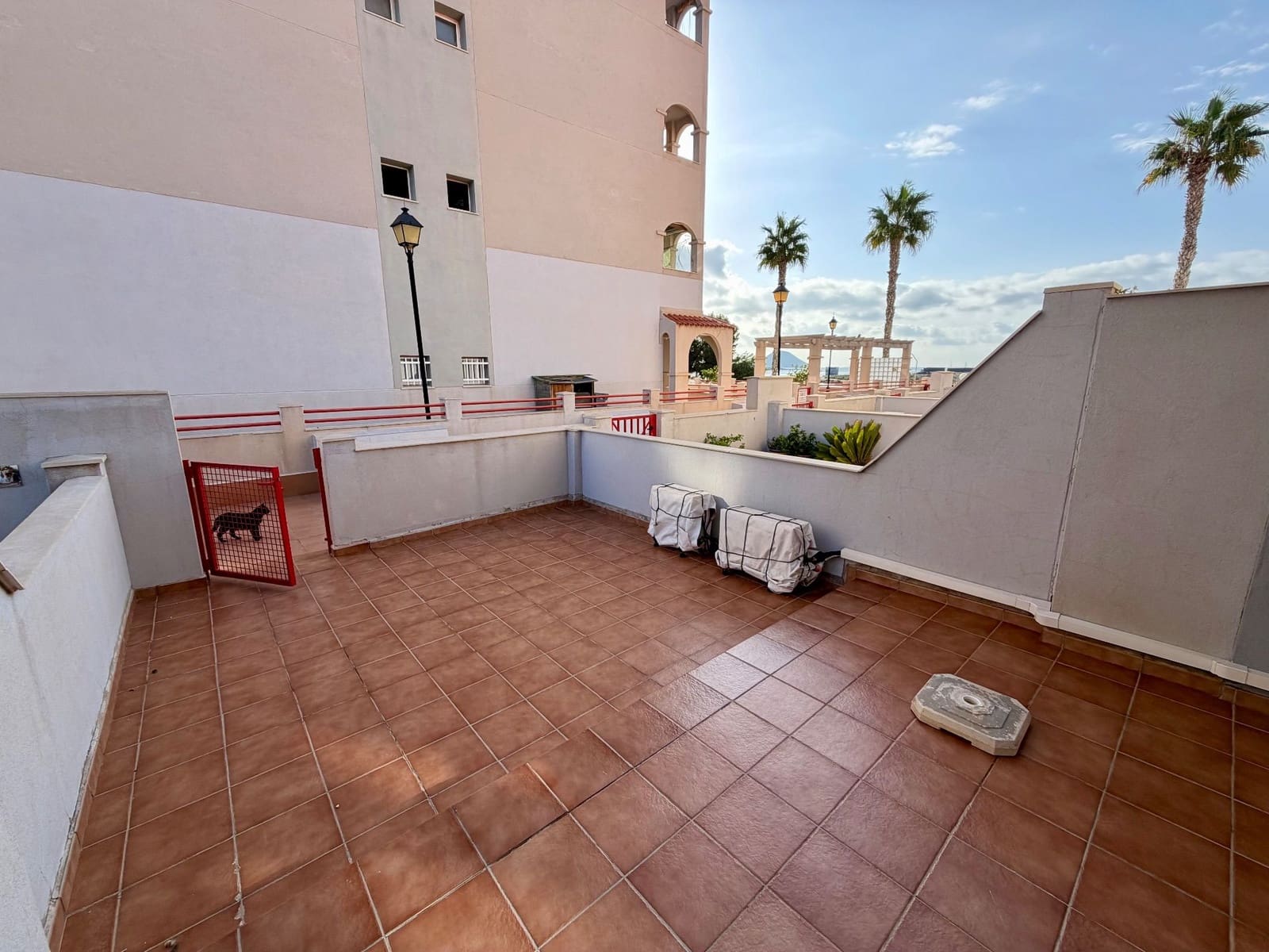 3 soverom Hus til salgs i La Manga del Mar Menor med svømmebasseng garasje - € 260 000 (Ref: 10160992)