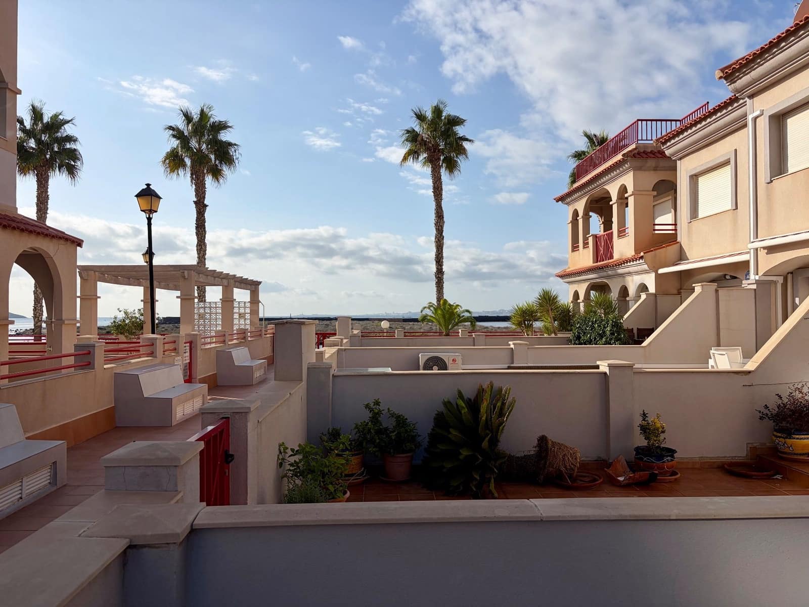 3 soverom Hus til salgs i La Manga del Mar Menor med svømmebasseng garasje - € 260 000 (Ref: 10160992)