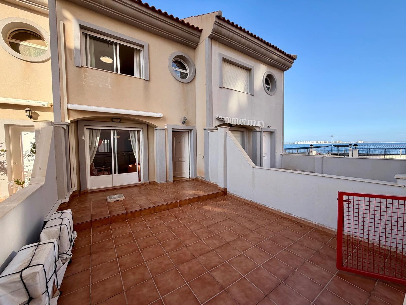 3 soverom Hus til salgs i La Manga del Mar Menor med svømmebasseng garasje - € 260 000 (Ref: 10160992)