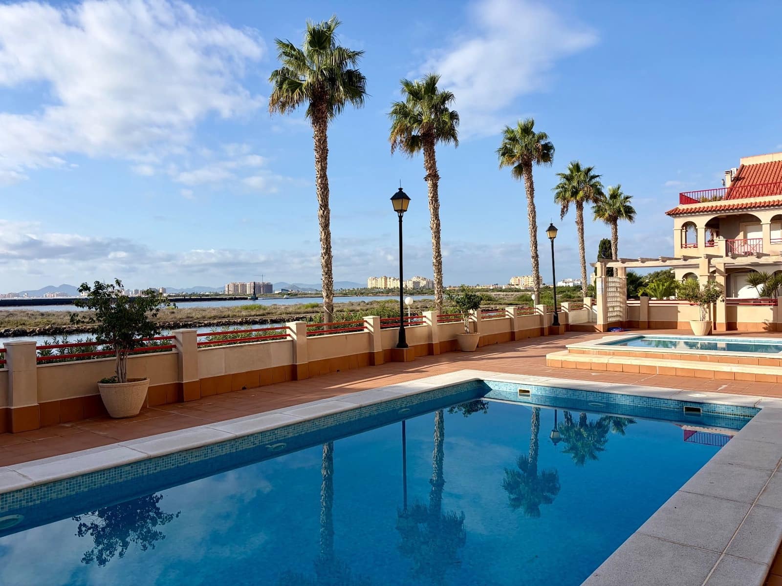 3 soverom Hus til salgs i La Manga del Mar Menor med svømmebasseng garasje - € 260 000 (Ref: 10160992)