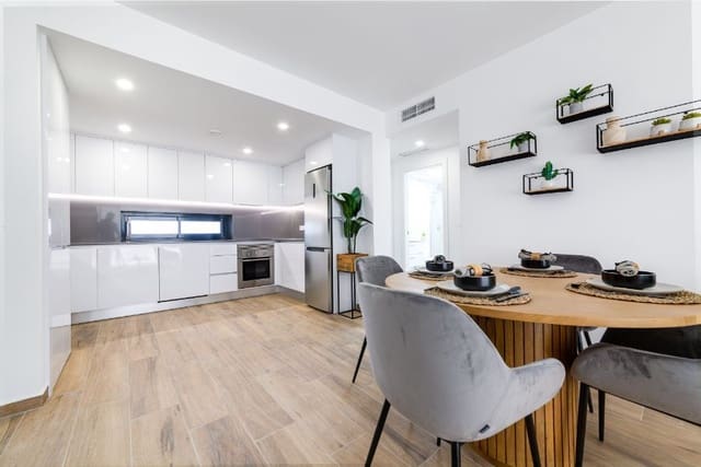 Apartamento de 2 habitaciones en Los Alcázares en venta con piscina garaje - 242.000 € (Ref: 7245860)