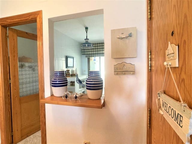 Apartamento de 2 habitaciones en La Manga del Mar Menor en venta con piscina garaje - 199.000 € (Ref: 9132231)