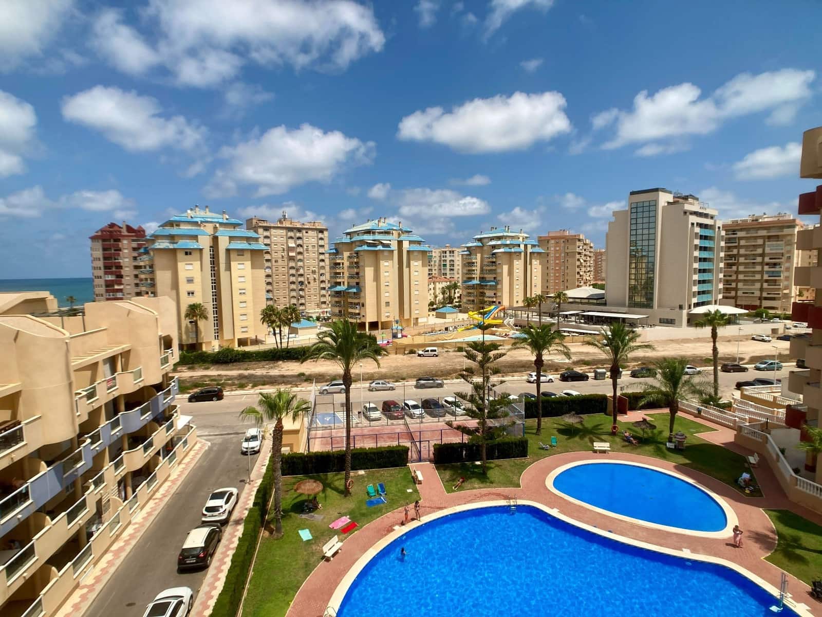 2 bedroom Apartment for sale in La Manga del Mar Menor with pool garage - € 175,000 (Ref: 9263265)