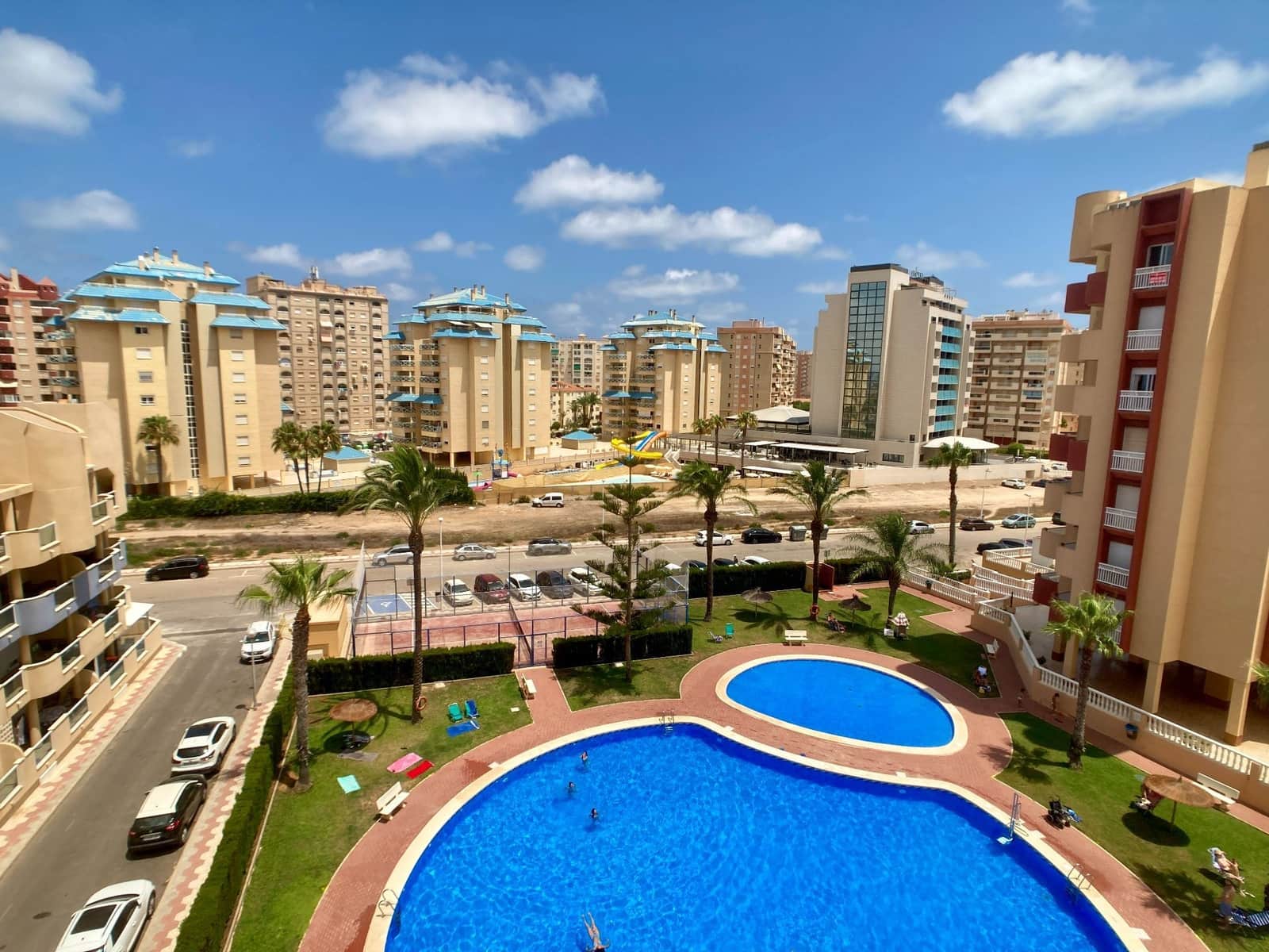 2 bedroom Apartment for sale in La Manga del Mar Menor with pool garage - € 175,000 (Ref: 9263265)