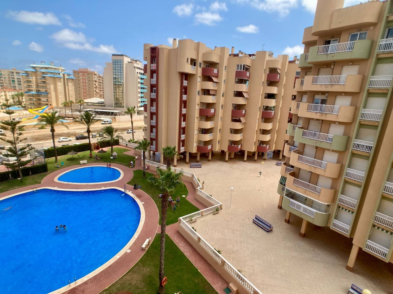 2 bedroom Apartment for sale in La Manga del Mar Menor with pool garage - € 175,000 (Ref: 9263265)