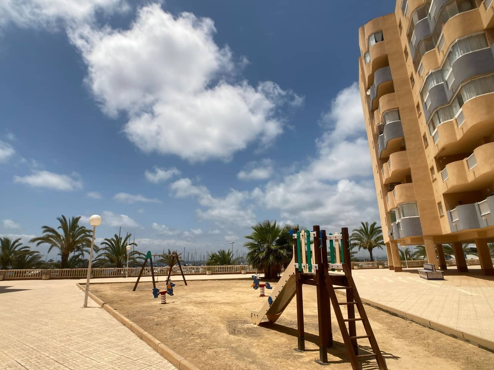 2 bedroom Apartment for sale in La Manga del Mar Menor with pool garage - € 175,000 (Ref: 9263265)