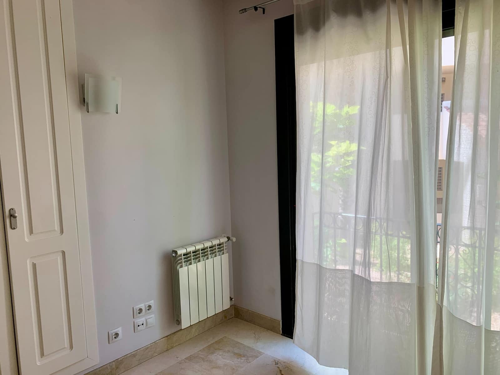 2 soveværelse Semi-Rækkehus til salg i Los Alcazares med swimmingpool garage - € 225.000 (Ref: 9263266)