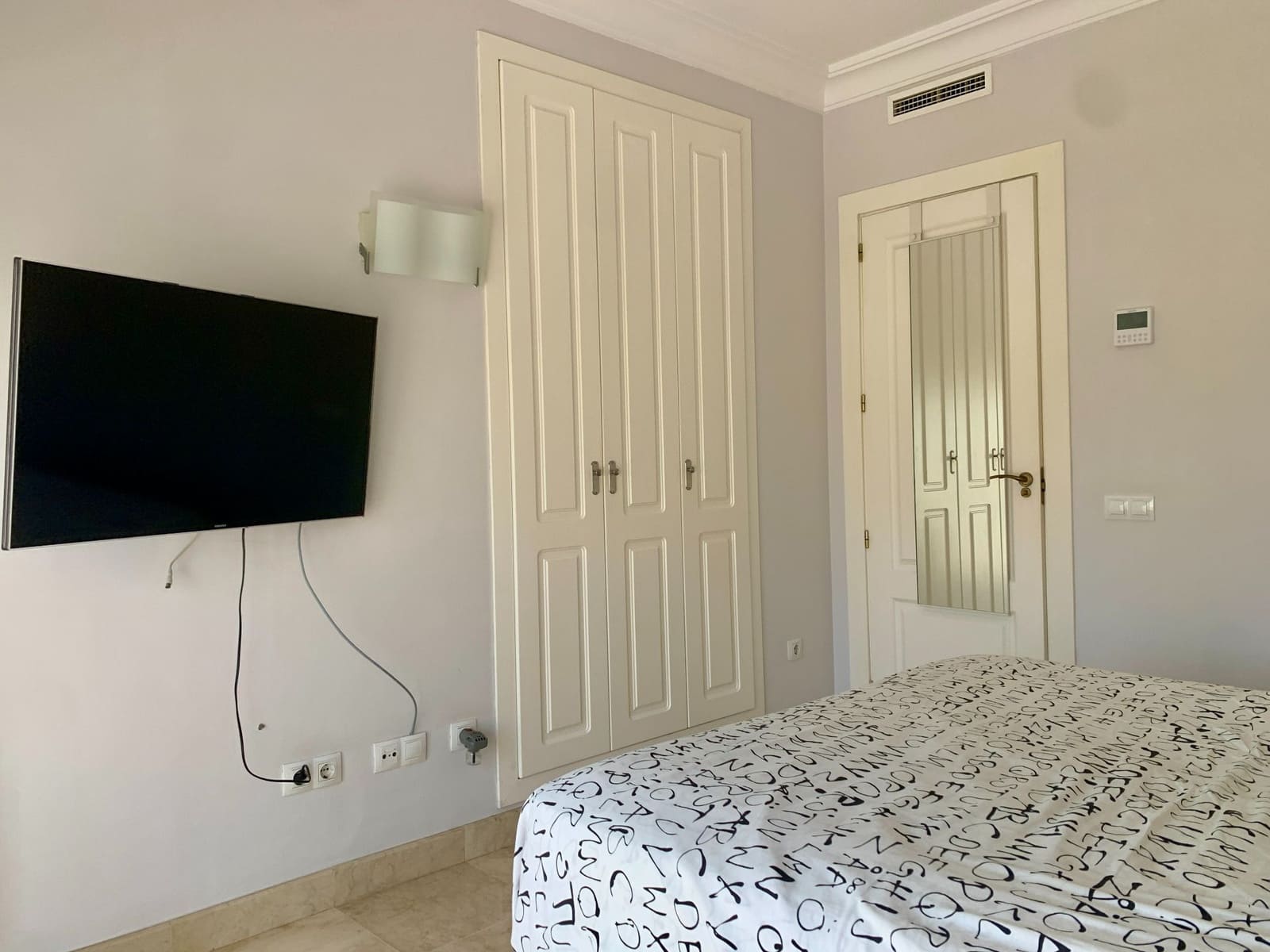 2 soveværelse Semi-Rækkehus til salg i Los Alcazares med swimmingpool garage - € 225.000 (Ref: 9263266)