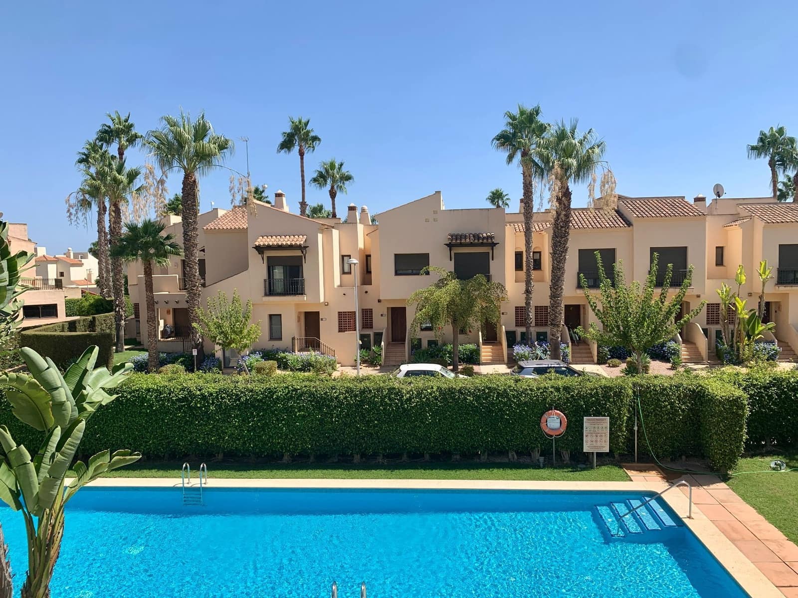 2 soveværelse Semi-Rækkehus til salg i Los Alcazares med swimmingpool garage - € 225.000 (Ref: 9263266)