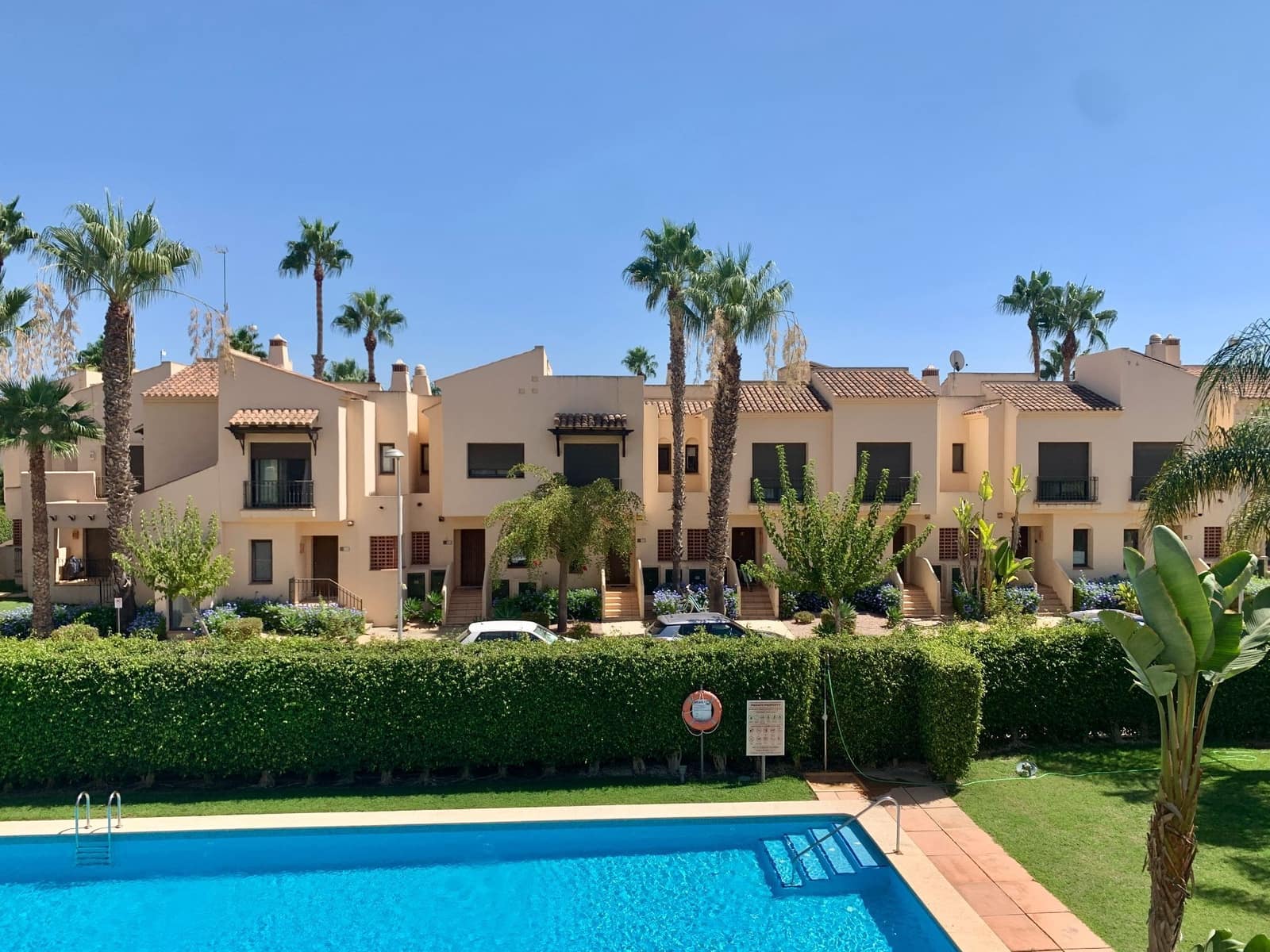 2 soveværelse Semi-Rækkehus til salg i Los Alcazares med swimmingpool garage - € 225.000 (Ref: 9263266)