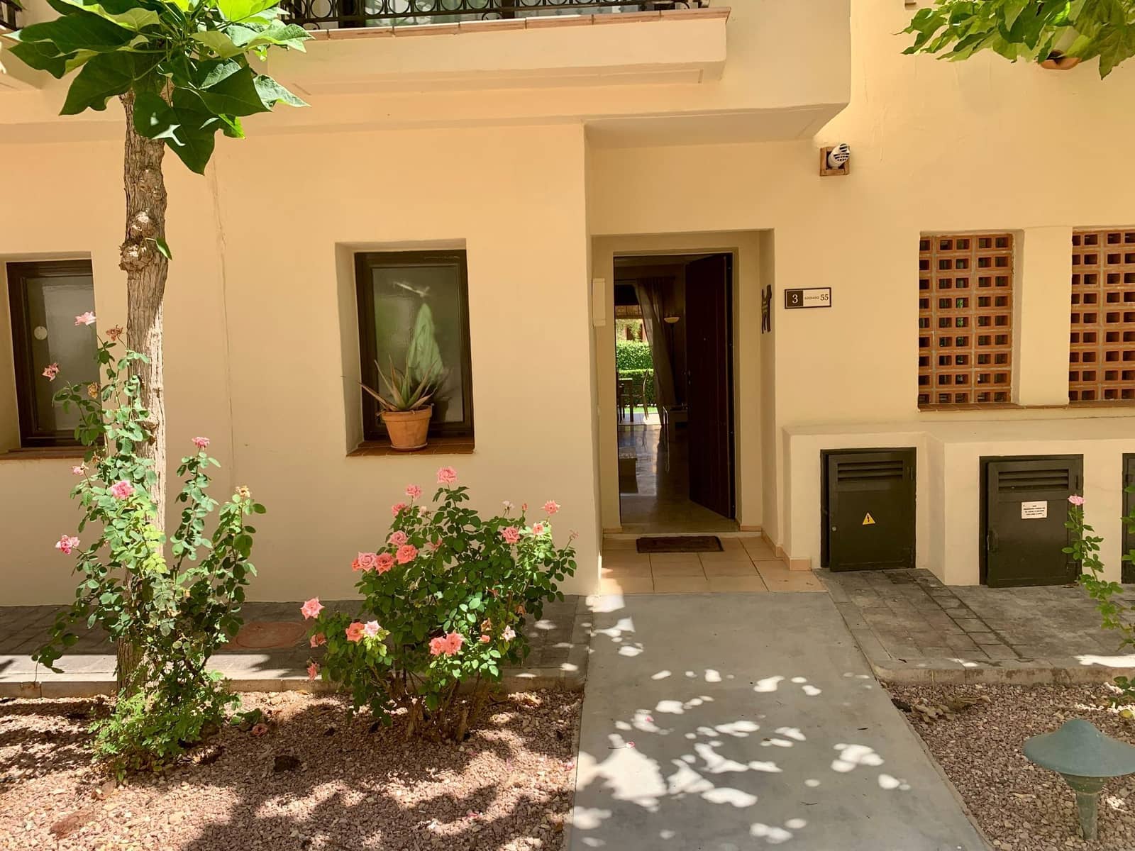 2 soveværelse Semi-Rækkehus til salg i Los Alcazares med swimmingpool garage - € 225.000 (Ref: 9263266)