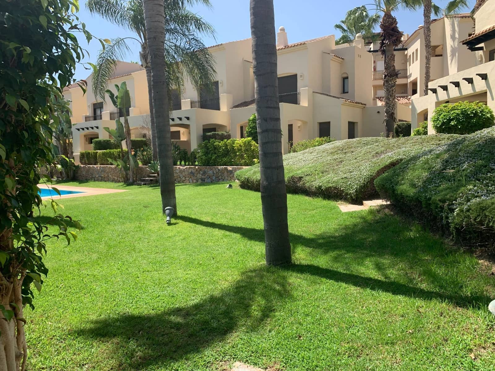 2 soveværelse Semi-Rækkehus til salg i Los Alcazares med swimmingpool garage - € 225.000 (Ref: 9263266)