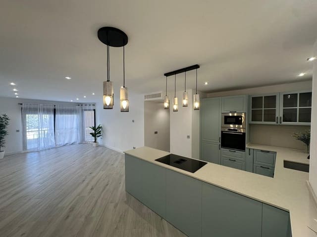 3 sypialnia Apartament na sprzedaż w La Malagueta, Miasto Málaga z garażem - 799 000 € (Ref: 9326010)