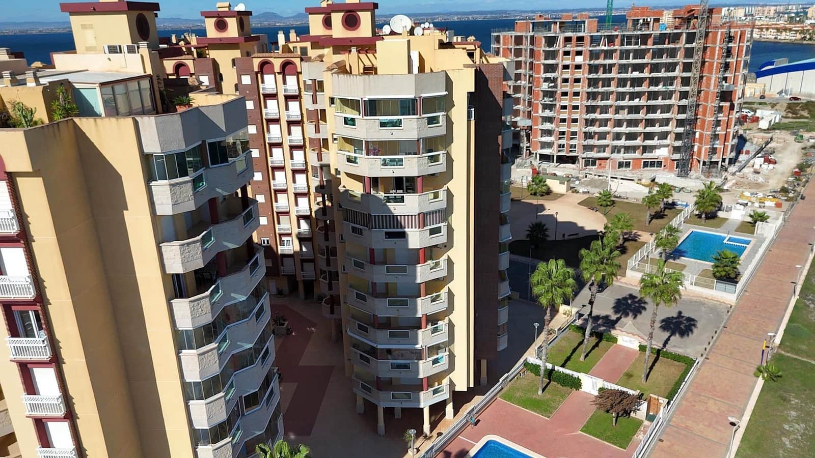 3 bedroom Apartment for sale in La Manga del Mar Menor with pool garage - € 320,000 (Ref: 9390204)