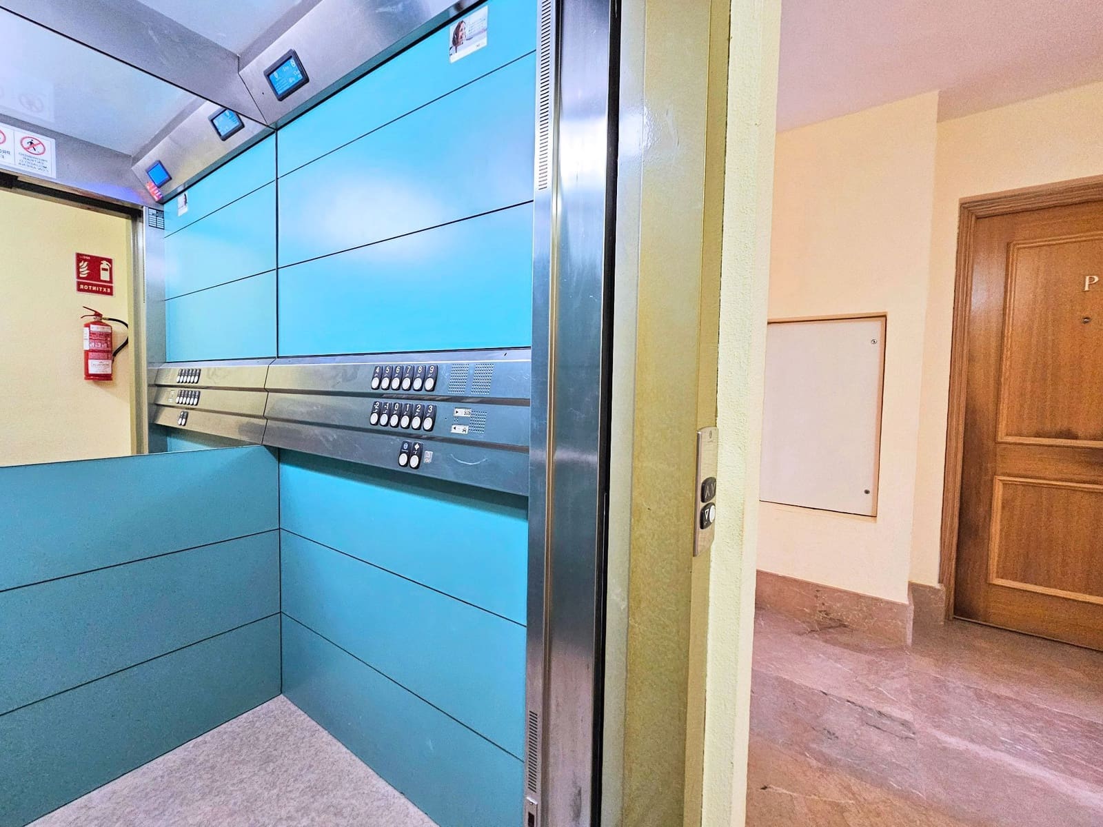 3 bedroom Apartment for sale in La Manga del Mar Menor with pool garage - € 320,000 (Ref: 9390204)