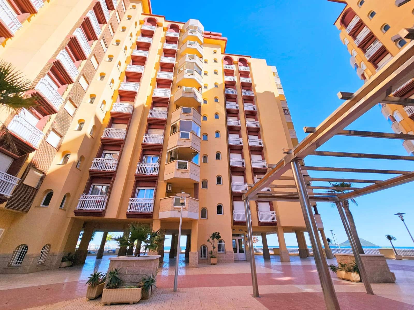 3 bedroom Apartment for sale in La Manga del Mar Menor with pool garage - € 320,000 (Ref: 9390204)