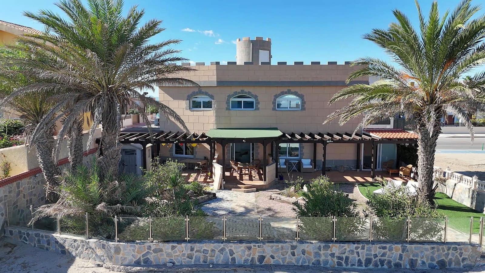 3 bedroom Villa for sale in La Manga del Mar Menor - € 470,000 (Ref: 9390205)