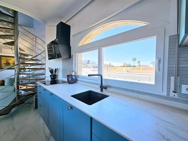 3 bedroom Villa for sale in La Manga del Mar Menor - € 470,000 (Ref: 9390205)