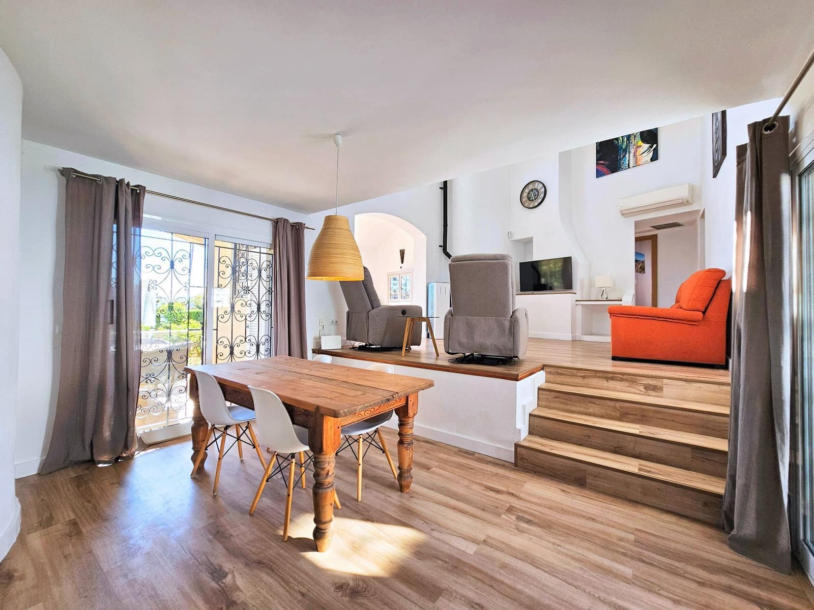 3 sypialnia Willa na sprzedaż w Cala Flores z basenem garażem - 695 000 € (Ref: 9413706)