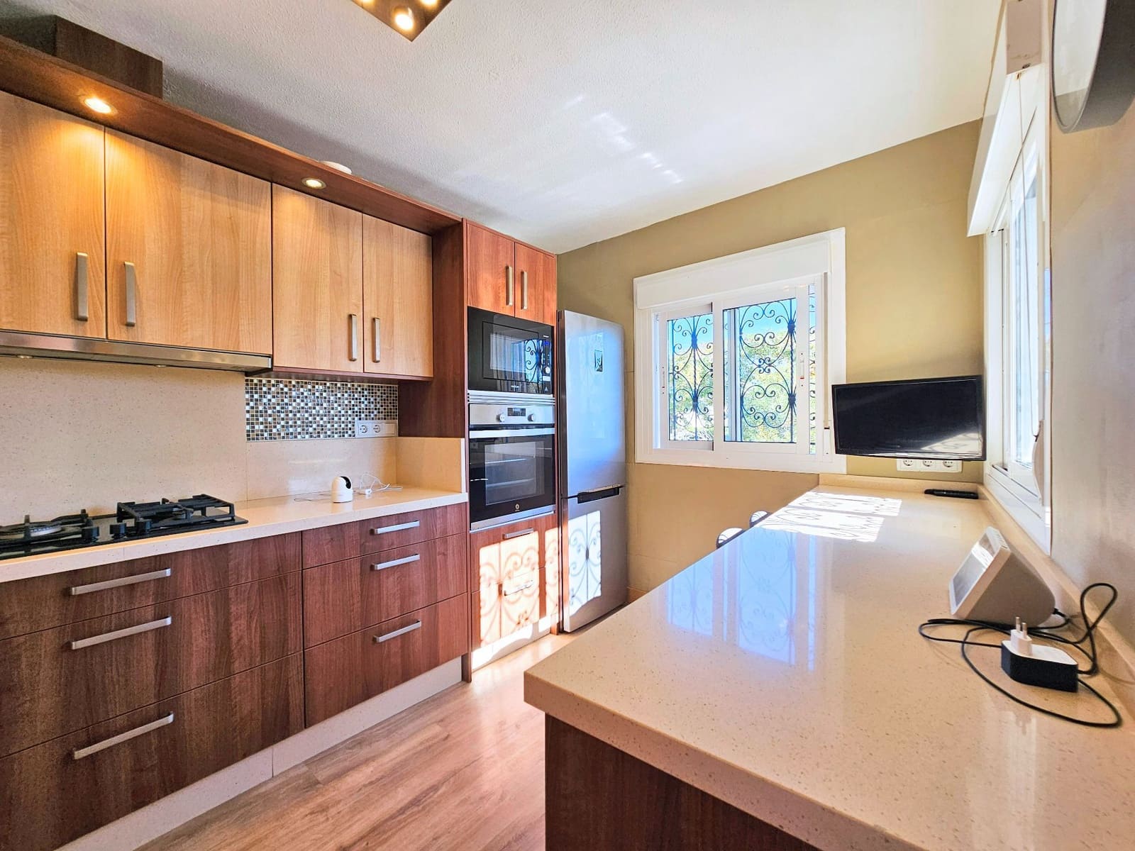 3 sypialnia Willa na sprzedaż w Cala Flores z basenem garażem - 695 000 € (Ref: 9413706)