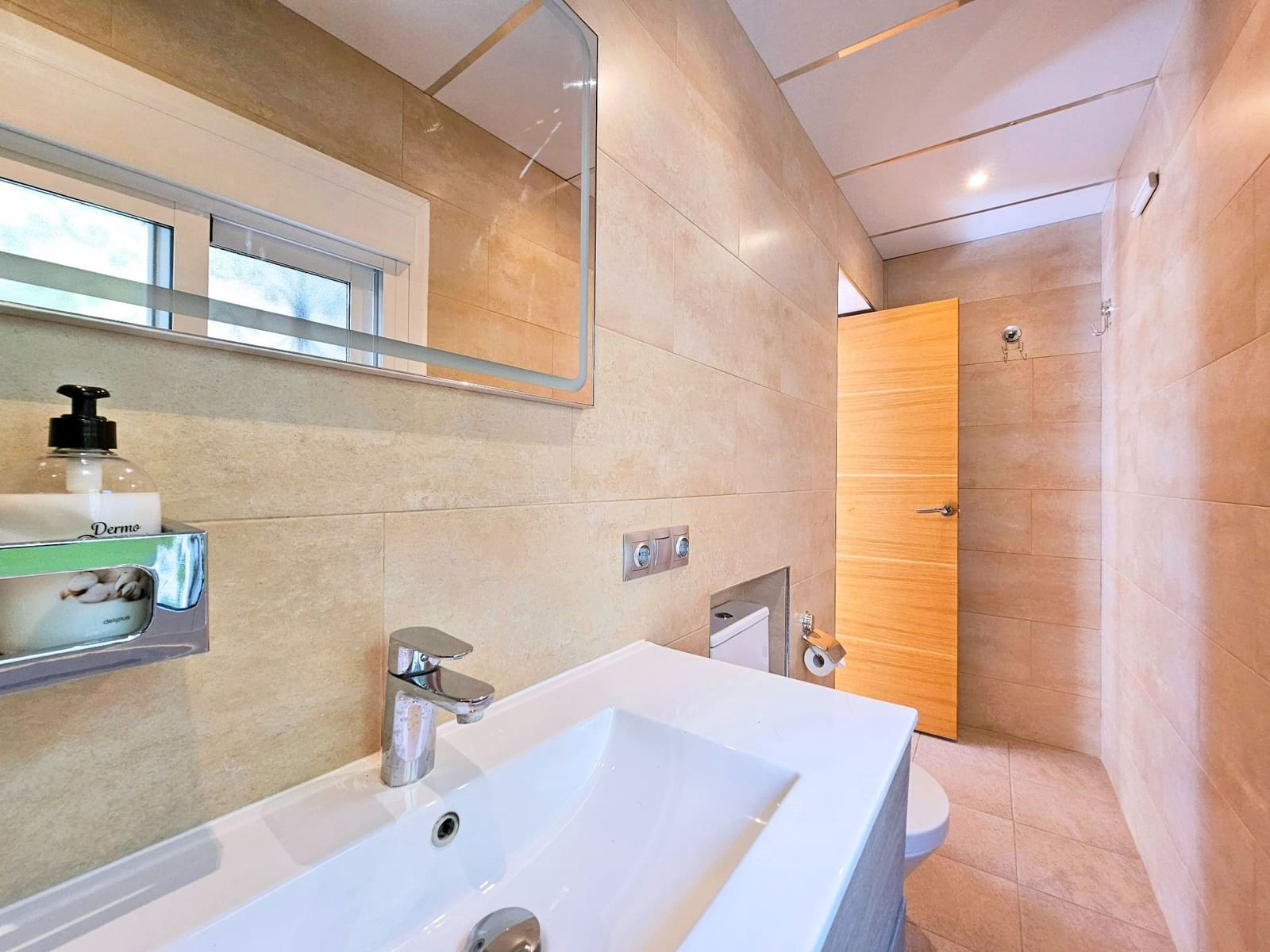 3 sypialnia Willa na sprzedaż w Cala Flores z basenem garażem - 695 000 € (Ref: 9413706)