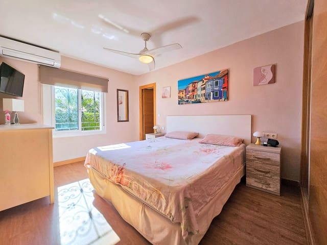 Chalet de 4 habitaciones en Cala Flores, Cartagena en venta con piscina garaje - 650.000 € (Ref: 9413706)