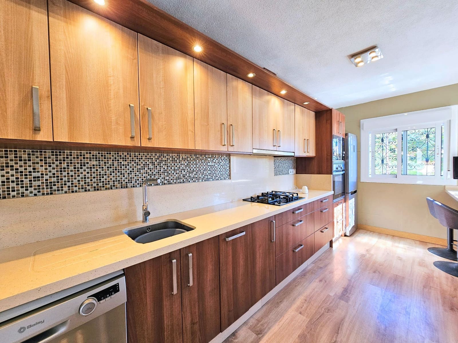 3 sypialnia Willa na sprzedaż w Cala Flores z basenem garażem - 695 000 € (Ref: 9413706)