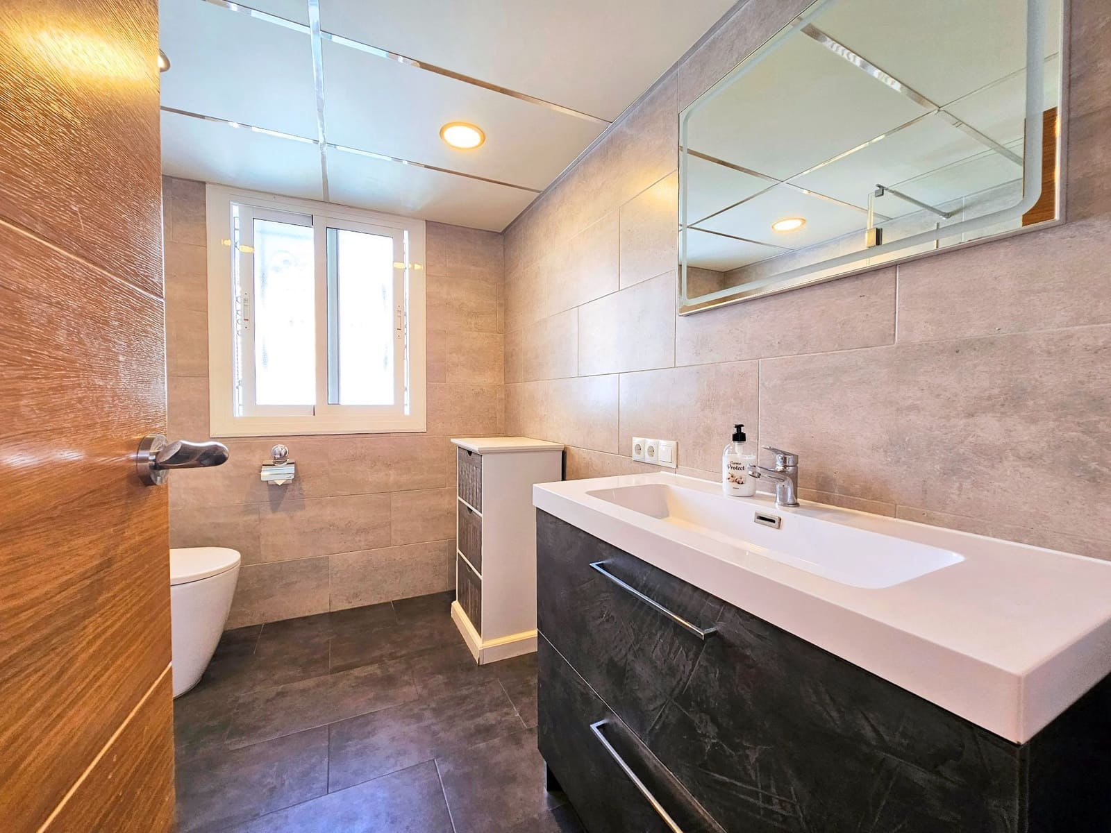 3 sypialnia Willa na sprzedaż w Cala Flores z basenem garażem - 695 000 € (Ref: 9413706)