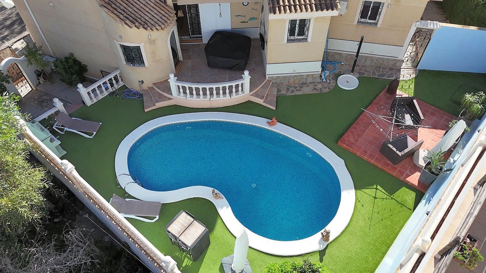 3 sypialnia Willa na sprzedaż w Cala Flores z basenem garażem - 695 000 € (Ref: 9413706)