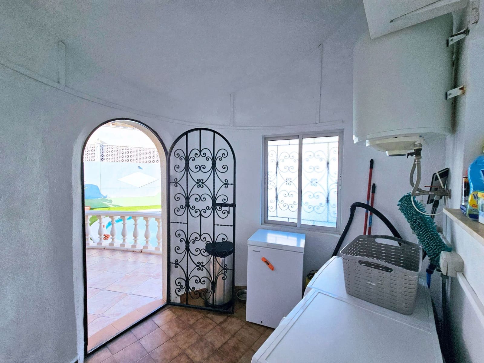 3 sypialnia Willa na sprzedaż w Cala Flores z basenem garażem - 695 000 € (Ref: 9413706)