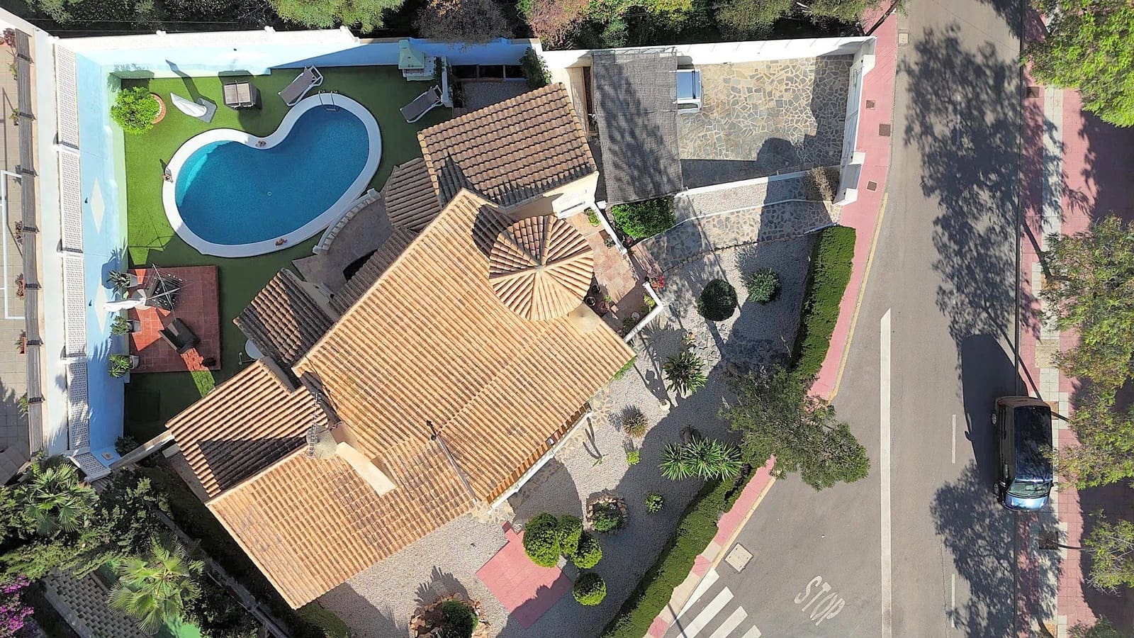 3 sypialnia Willa na sprzedaż w Cala Flores z basenem garażem - 695 000 € (Ref: 9413706)