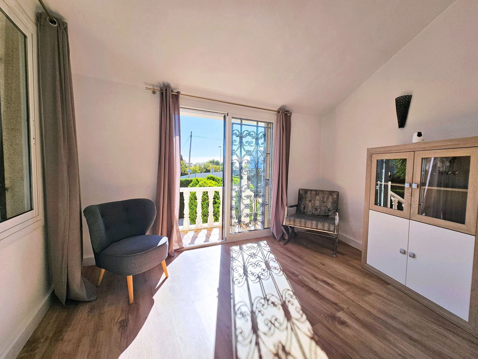 3 sypialnia Willa na sprzedaż w Cala Flores z basenem garażem - 695 000 € (Ref: 9413706)