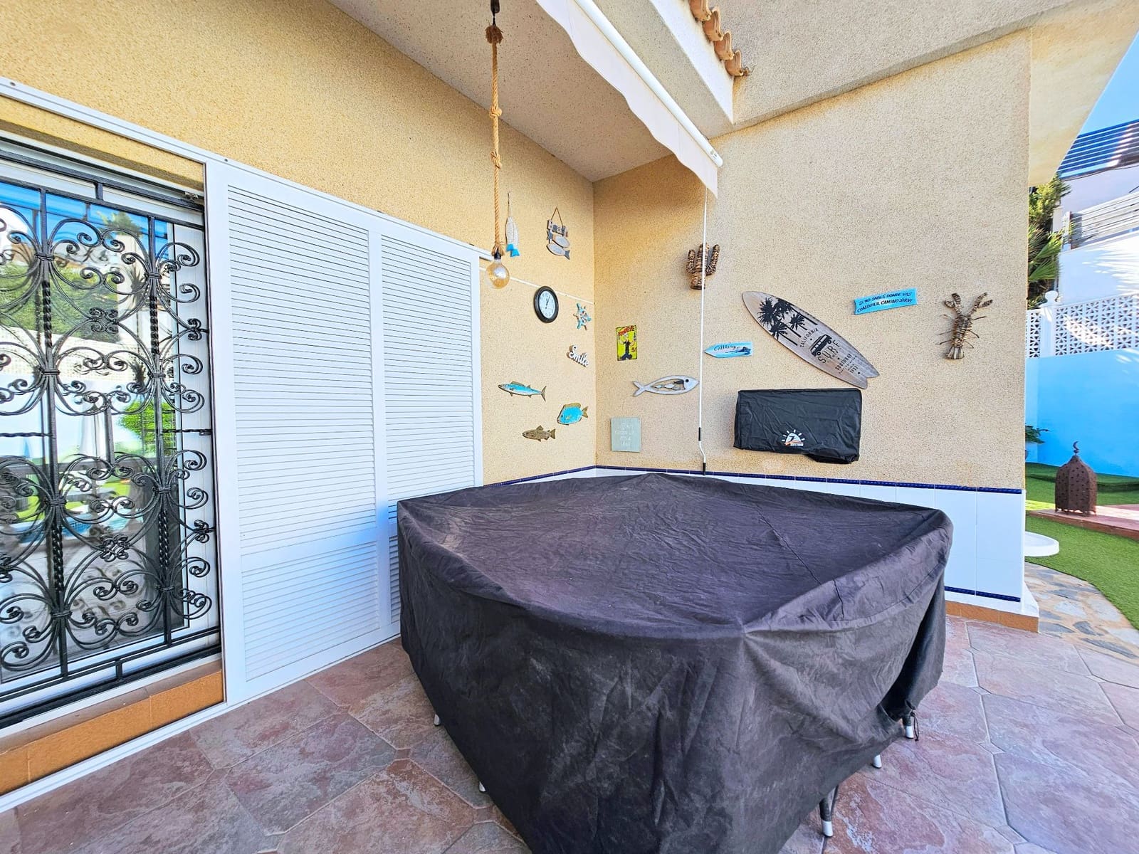 3 sypialnia Willa na sprzedaż w Cala Flores z basenem garażem - 695 000 € (Ref: 9413706)