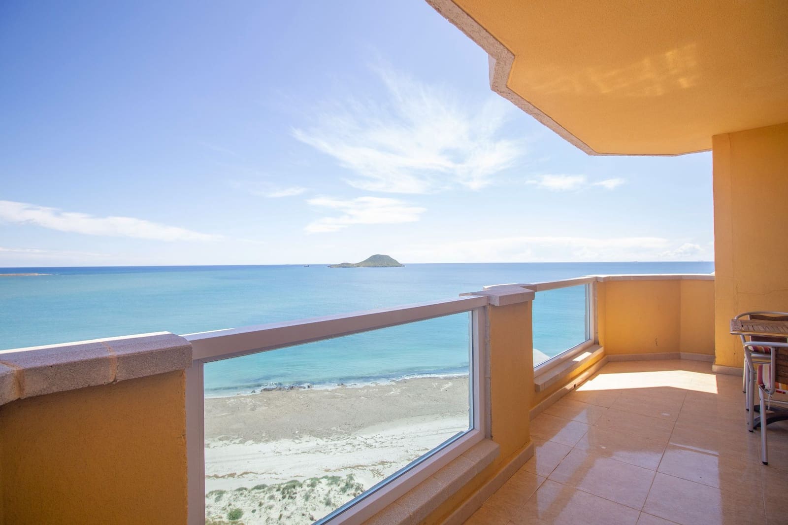 1 sypialnia Penthouse na sprzedaż w La Manga del Mar Menor z basenem garażem - 250 000 € (Ref: 9448869)