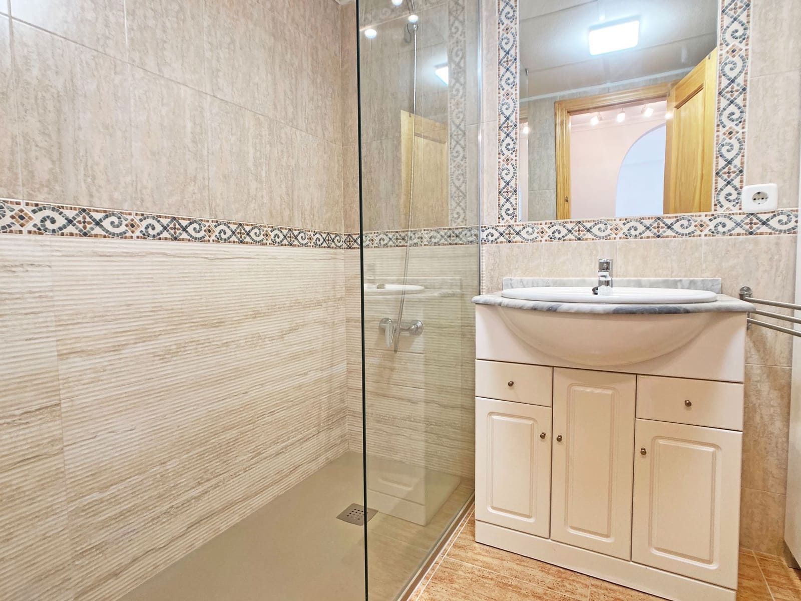 2 Zimmer Apartment zu vermieten in La Union mit Pool Garage - 650 € (Ref: 9594706)