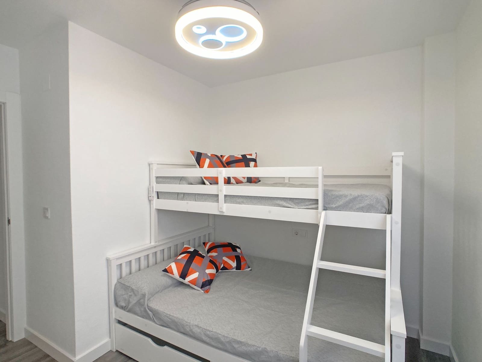 2 quarto Apartamento para arrendar em Playa Paraiso com piscina garagem - 900 € (Ref: 9636487)