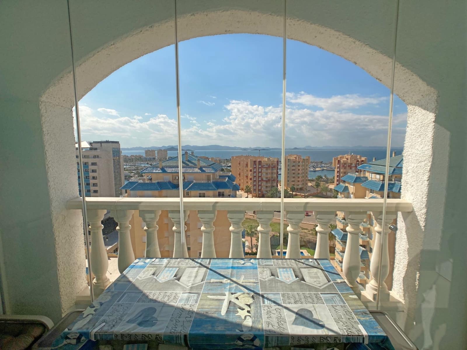 Apartamento de 1 habitación en La Manga del Mar Menor en alquiler con piscina - 600 € (Ref: 9658371)