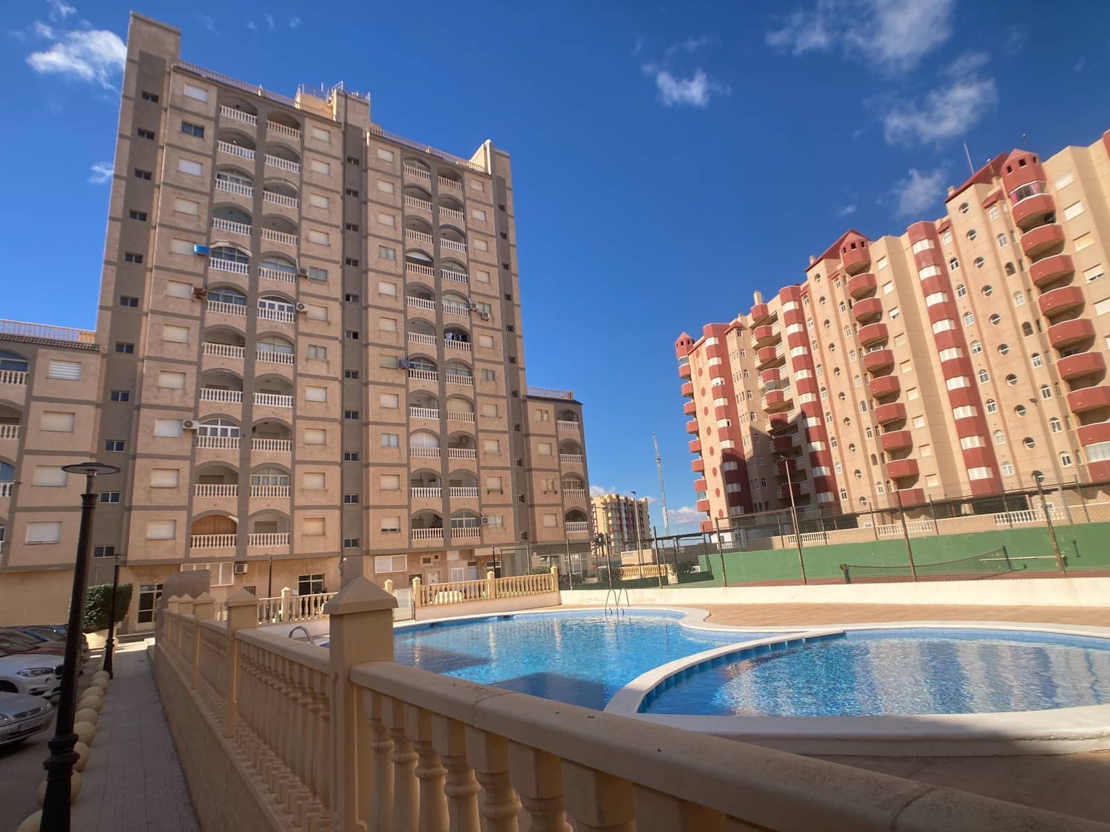 Apartamento de 1 habitación en La Manga del Mar Menor en alquiler con piscina - 600 € (Ref: 9658371)