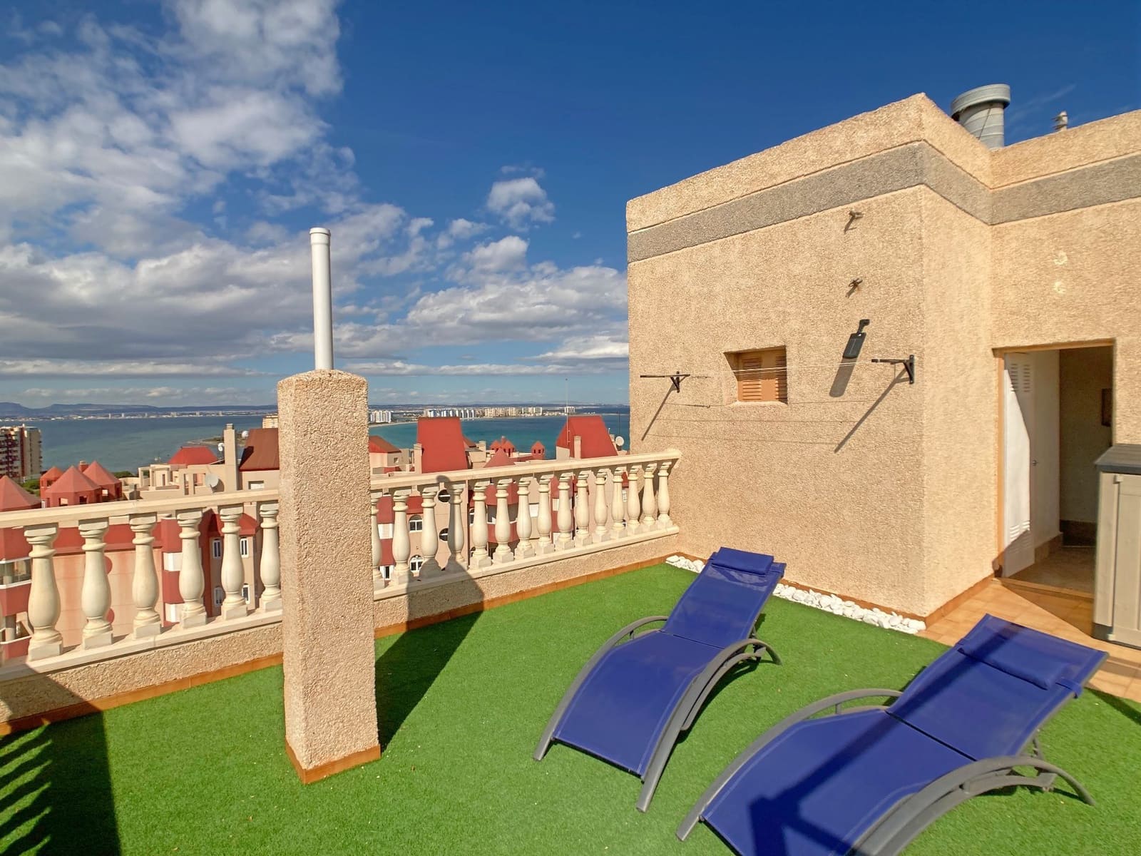 Apartamento de 1 habitación en La Manga del Mar Menor en alquiler con piscina - 600 € (Ref: 9658371)