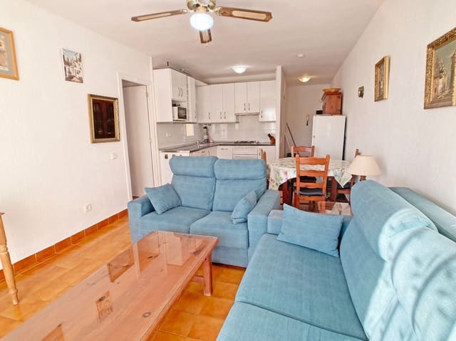 Apartamento de 2 habitaciones en La Manga del Mar Menor en alquiler con piscina garaje - 1.500 € (Ref: 9658372)