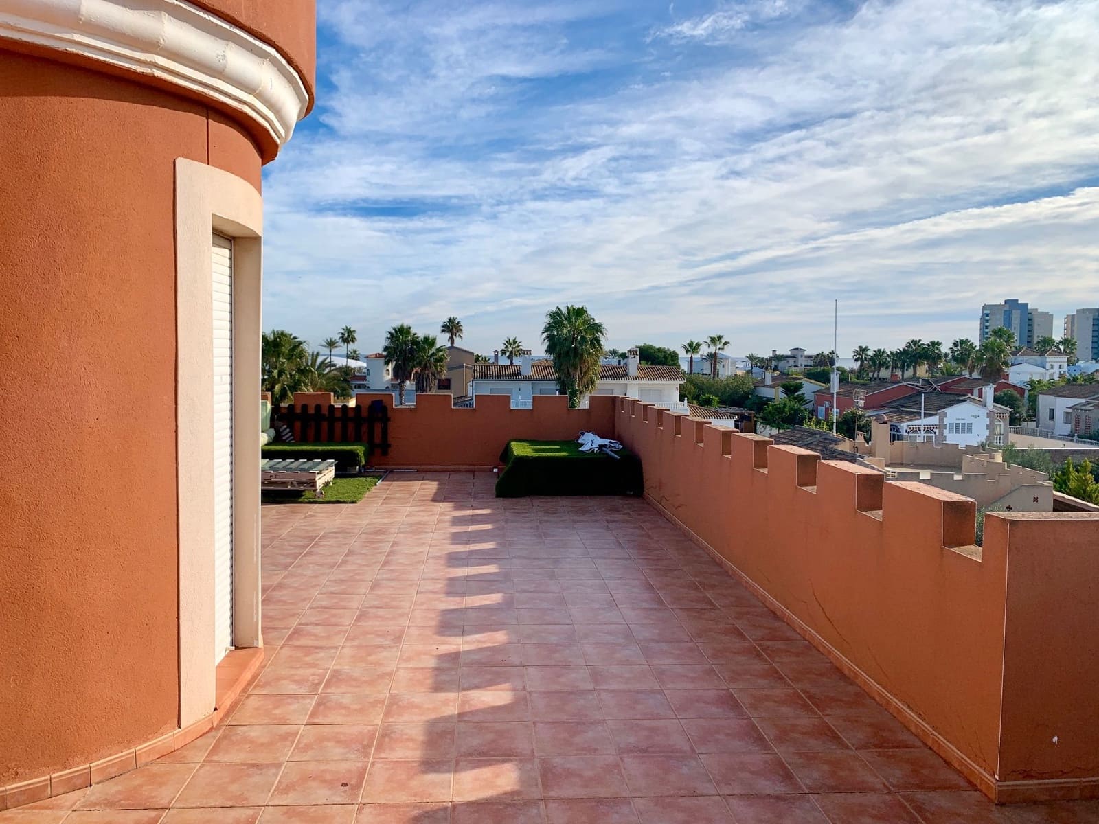 4 sypialnia Willa na sprzedaż w La Manga del Mar Menor z basenem garażem - 620 000 € (Ref: 9690067)