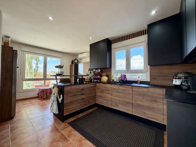 4 sypialnia Willa na sprzedaż w La Manga del Mar Menor z basenem garażem - 620 000 € (Ref: 9690067)