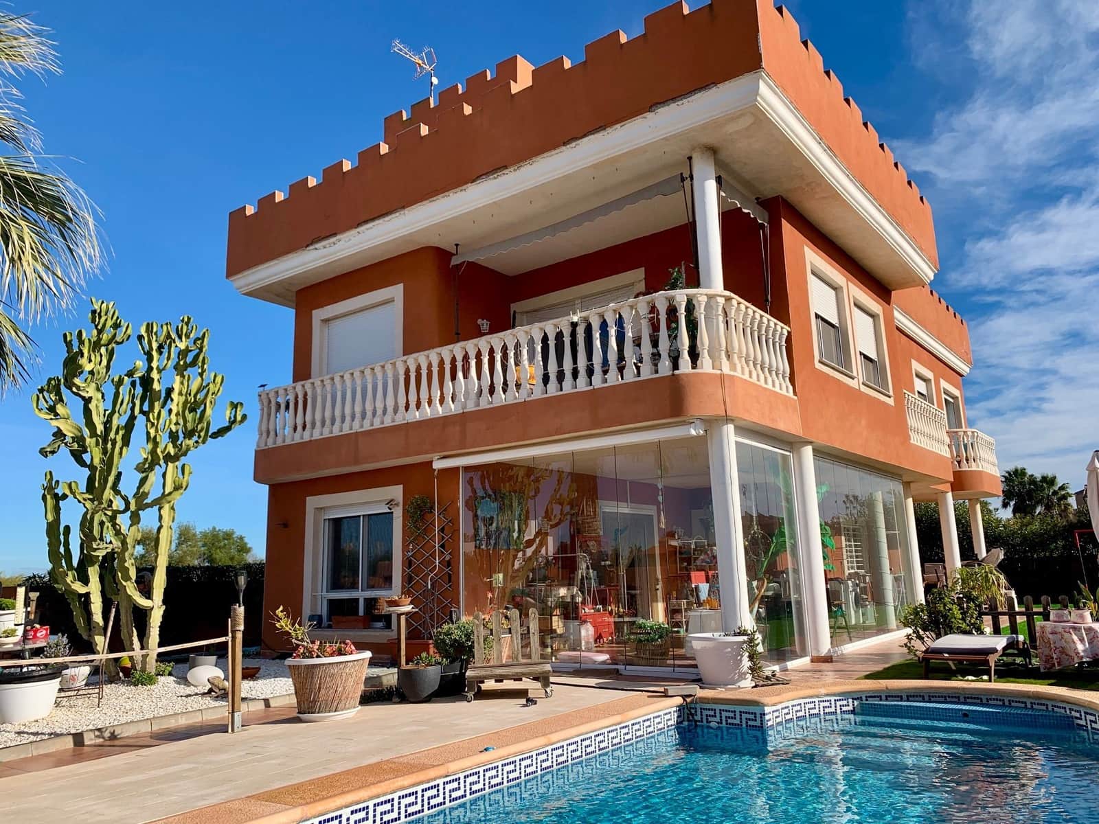 4 sypialnia Willa na sprzedaż w La Manga del Mar Menor z basenem garażem - 620 000 € (Ref: 9690067)