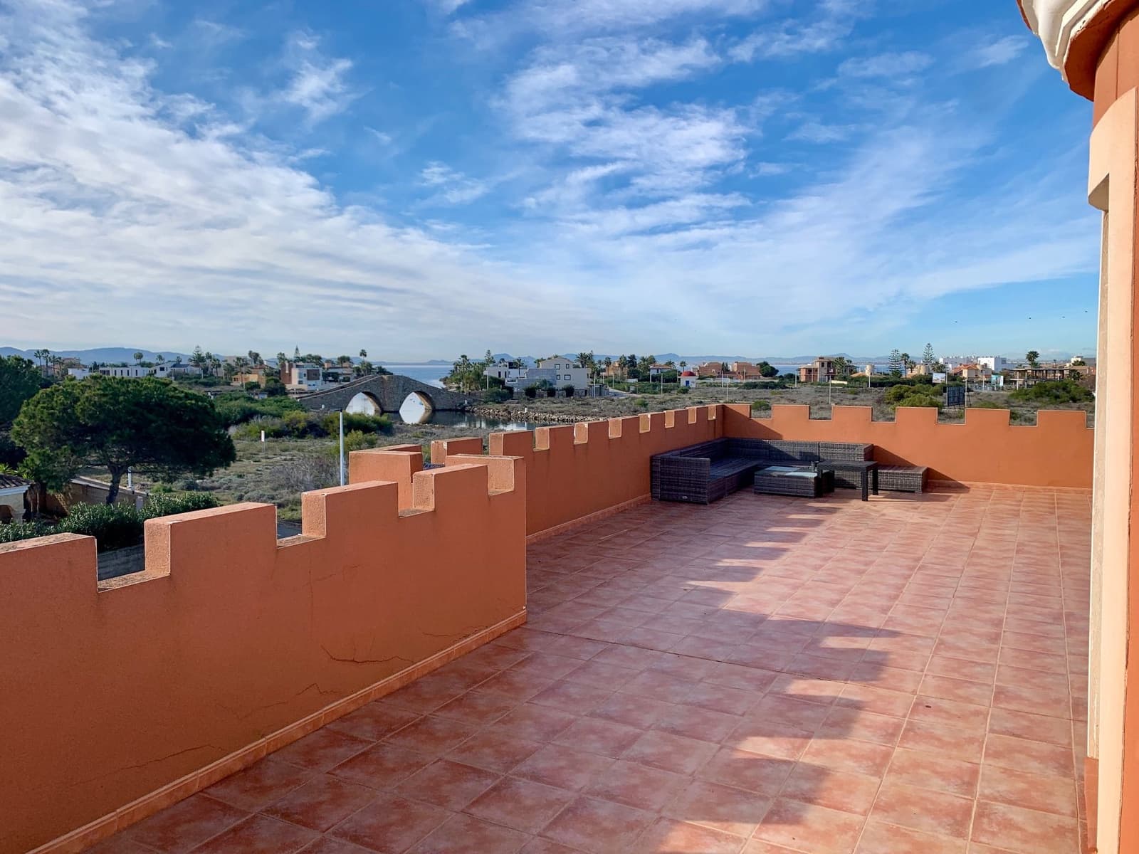 4 sypialnia Willa na sprzedaż w La Manga del Mar Menor z basenem garażem - 620 000 € (Ref: 9690067)