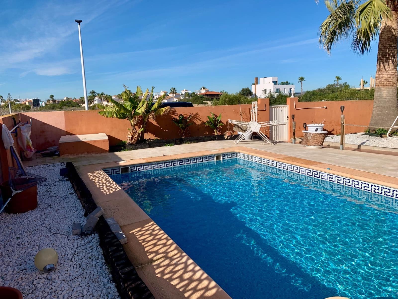 4 sypialnia Willa na sprzedaż w La Manga del Mar Menor z basenem garażem - 620 000 € (Ref: 9690067)