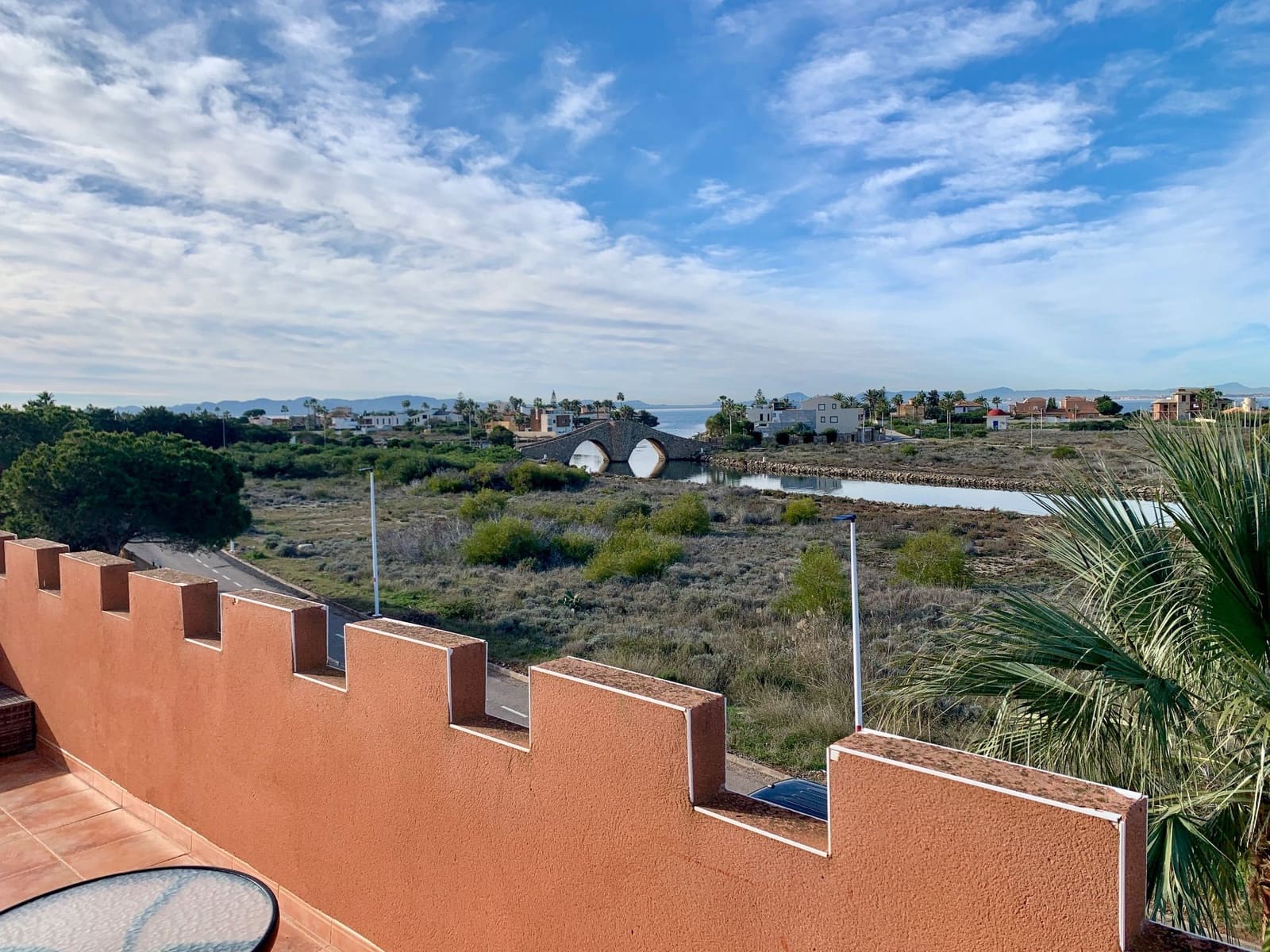 4 sypialnia Willa na sprzedaż w La Manga del Mar Menor z basenem garażem - 620 000 € (Ref: 9690067)