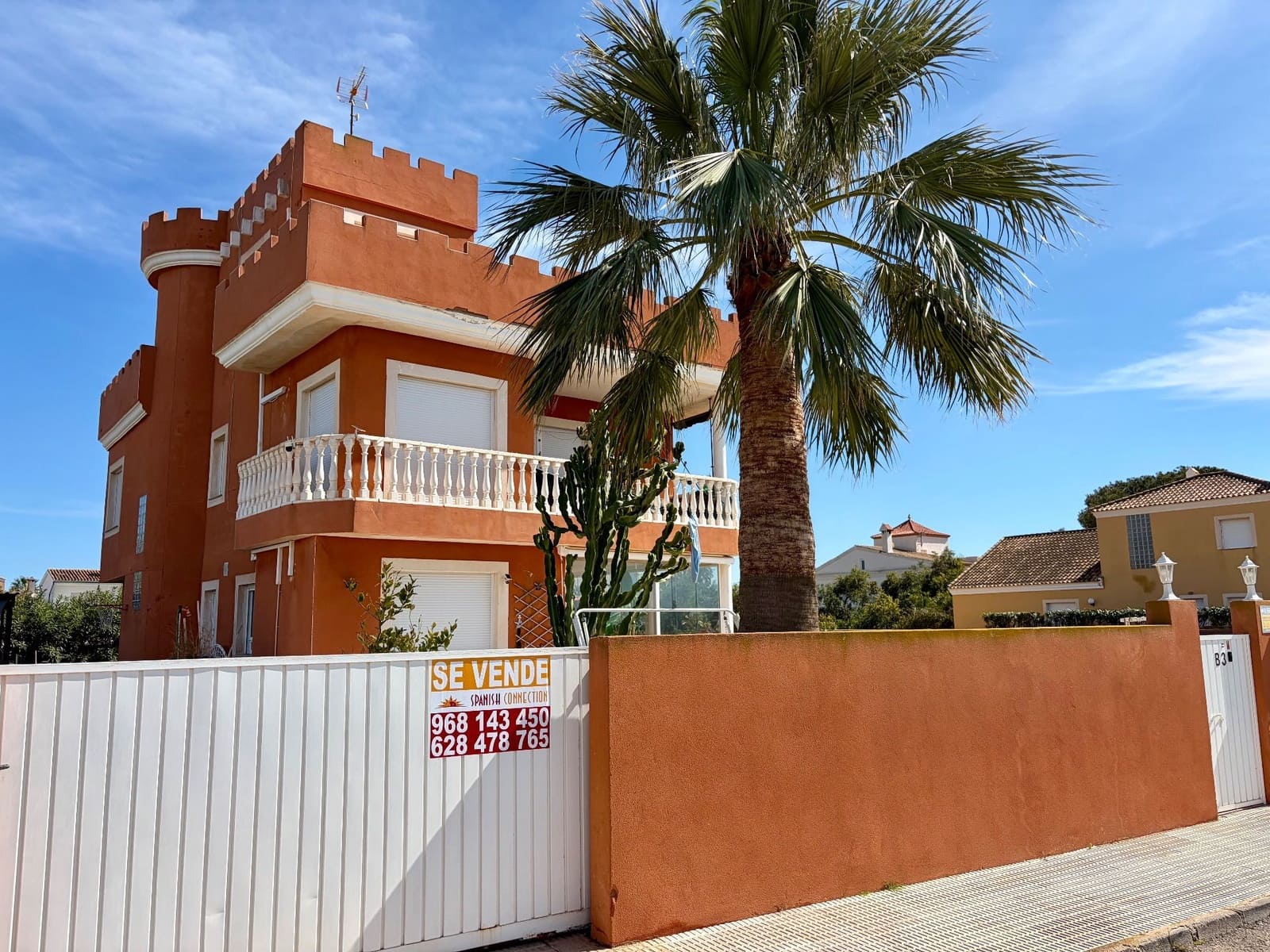 4 sypialnia Willa na sprzedaż w La Manga del Mar Menor z basenem garażem - 620 000 € (Ref: 9690067)